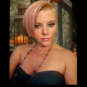 Meet your Posher, Tessia Mae